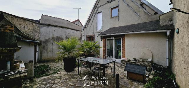 For sale Joigny 4 rooms 106 m2 Yonne (89300) photo 0