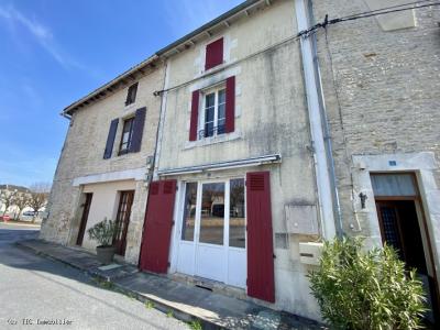 For sale Champagne-mouton 5 rooms 97 m2 Charente (16350) photo 0