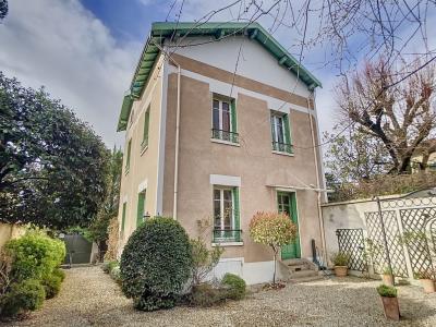 For sale Tassin-la-demi-lune 6 rooms 132 m2 Rhone (69160) photo 0