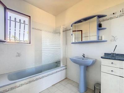 For sale Istres 5 rooms 132 m2 Bouches du Rhone (13800) photo 4