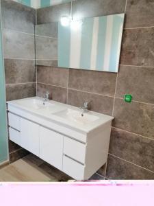 For sale Tresserre 4 rooms 85 m2 Pyrenees orientales (66300) photo 4