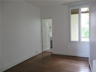 For rent Bourges 3 rooms 46 m2 Cher (18000) photo 2