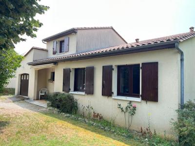 For sale Voeuil-et-giget 5 rooms 135 m2 Charente (16400) photo 0