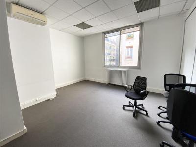 For rent Paris-17eme-arrondissement 45 m2 Paris (75017) photo 0