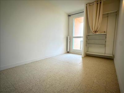 For rent Nimes 4 rooms 69 m2 Gard (30000) photo 2
