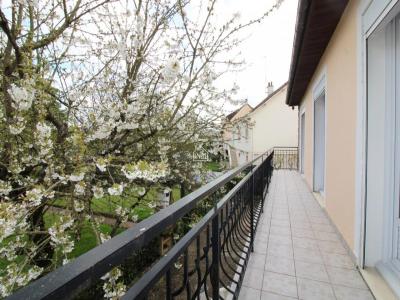 For sale Laval 4 rooms 68 m2 Mayenne (53000) photo 0