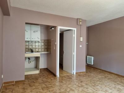 For rent Narbonne 1 room 25 m2 Aude (11100) photo 3