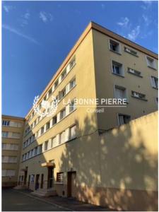For sale Bron 10 rooms 81 m2 Rhone (69500) photo 1