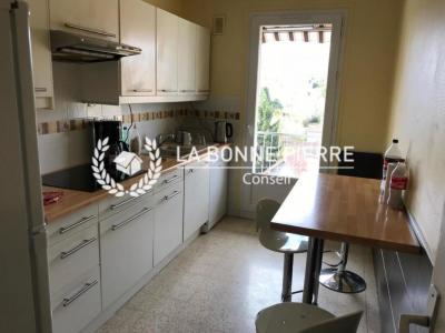 For sale Bron 10 rooms 81 m2 Rhone (69500) photo 2