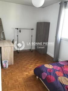 For sale Bron 10 rooms 81 m2 Rhone (69500) photo 4