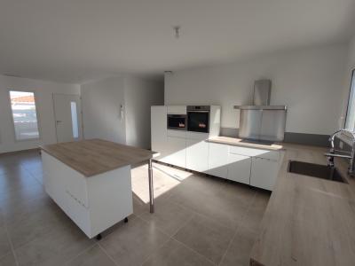 For sale Roujan 5 rooms 148 m2 Herault (34320) photo 3
