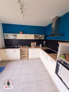 For sale Courtisols 5 rooms 101 m2 Marne (51460) photo 4