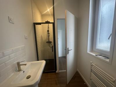 For sale Lille 3 rooms 67 m2 Nord (59800) photo 2