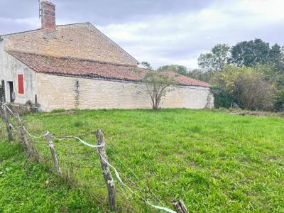 For sale Benet 2 rooms 90 m2 Vendee (85490) photo 0