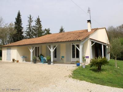For sale Ruffec 6 rooms 138 m2 Charente (16700) photo 0