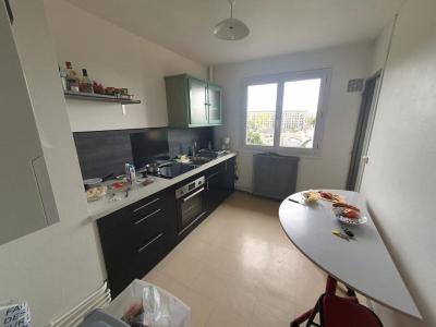 For sale Bourges 4 rooms 76 m2 Cher (18000) photo 2
