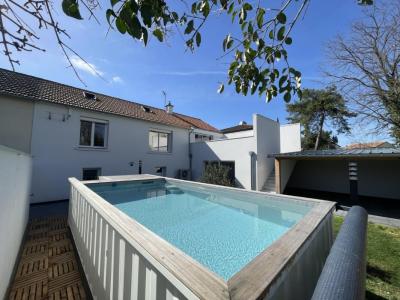 For sale Poitiers 4 rooms 147 m2 Vienne (86000) photo 0