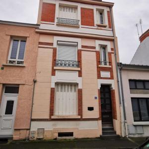 For sale Vichy 7 rooms 152 m2 Allier (03200) photo 0