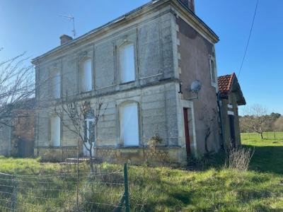 For sale Montendre 5 rooms 130 m2 Charente maritime (17130) photo 1