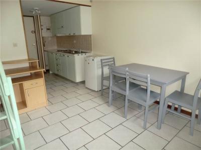 For rent Bourges 1 room 20 m2 Cher (18000) photo 1