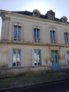 For sale Corme-royal 14 rooms 273 m2 Charente maritime (17600) photo 0