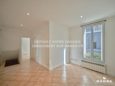 For rent Issy-les-moulineaux 2 rooms 40 m2 Hauts de Seine (92130) photo 0