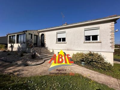 For sale Benet 4 rooms 162 m2 Vendee (85490) photo 0