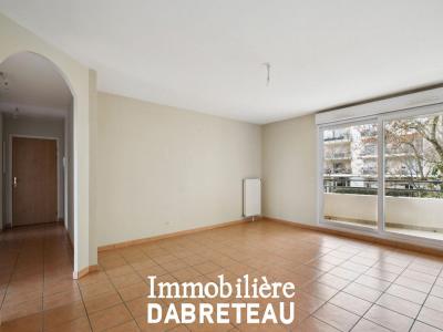 For rent Bron 4 rooms 82 m2 Rhone (69500) photo 0