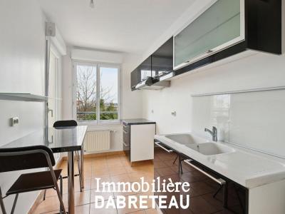 For rent Bron 4 rooms 82 m2 Rhone (69500) photo 3