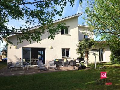 For sale Cussac-fort-medoc 6 rooms 160 m2 Gironde (33460) photo 0