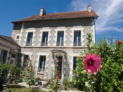 For sale Cosne-cours-sur-loire 4 rooms 103 m2 Nievre (58200) photo 0