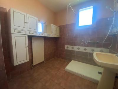 For sale Millau 5 rooms 109 m2 Aveyron (12100) photo 2
