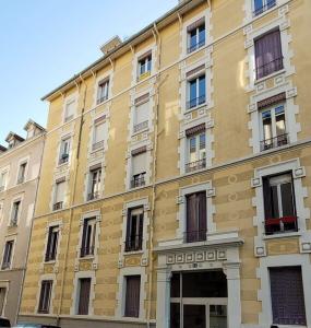 For rent Grenoble Grenoble 2 rooms 56 m2 Isere (38000) photo 0
