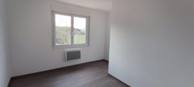 For rent Ruffec 3 rooms 51 m2 Charente (16700) photo 2