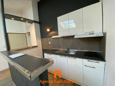 Louer Appartement 41 m2 Ancone