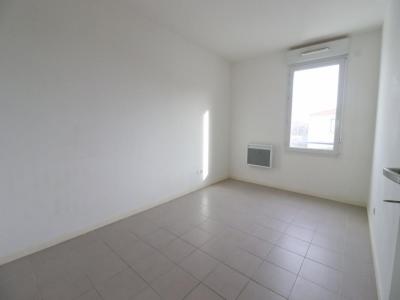 For sale Istres 3 rooms 63 m2 Bouches du Rhone (13800) photo 2