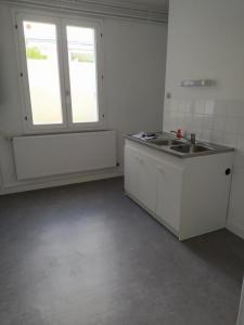 For rent Blanc 4 rooms 70 m2 Indre (36300) photo 4