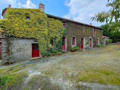 For sale Herbiers 8 rooms 208 m2 Vendee (85500) photo 1