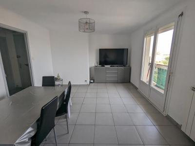 For sale Beziers 4 rooms 78 m2 Herault (34500) photo 2