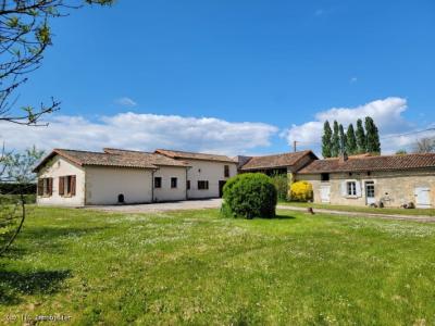 For sale Ruffec 6 rooms 235 m2 Charente (16700) photo 0