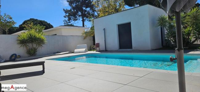 For sale Agde 6 rooms 200 m2 Herault (34300) photo 2