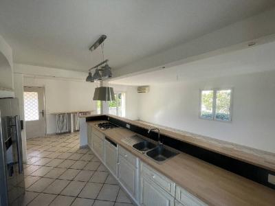 For sale Hyeres HYERES 8 rooms 208 m2 Var (83400) photo 2