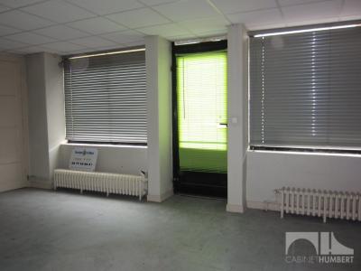 Louer Local commercial Saint-etienne 8400 euros