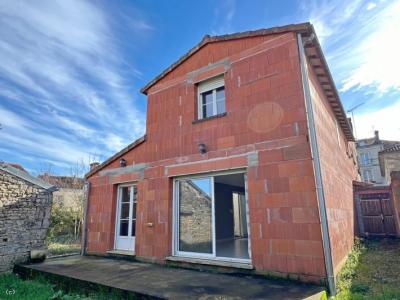 For sale Ruffec 4 rooms 100 m2 Charente (16700) photo 0