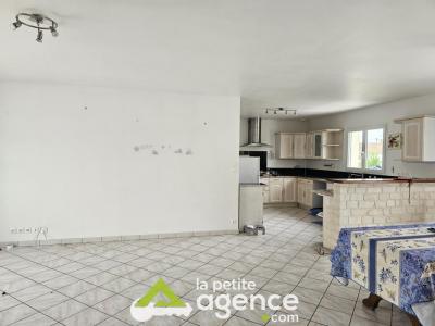 For sale Vornay 6 rooms 110 m2 Cher (18130) photo 2