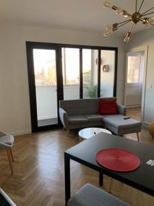 For rent Lyon-8eme-arrondissement 6 rooms 95 m2 Rhone (69008) photo 4