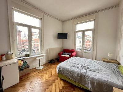 For sale Lille 4 rooms 72 m2 Nord (59000) photo 2