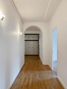 For rent Lyon-6eme-arrondissement 5 rooms 105 m2 Rhone (69006) photo 2