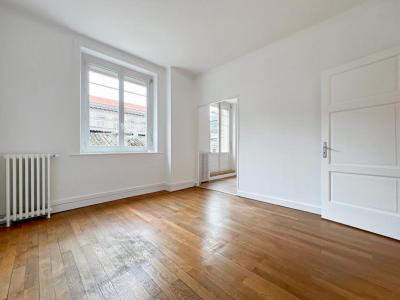 For rent Lyon-6eme-arrondissement 5 rooms 105 m2 Rhone (69006) photo 3