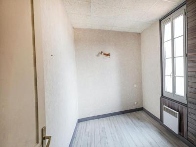 Acheter Appartement Sallespisse 135990 euros